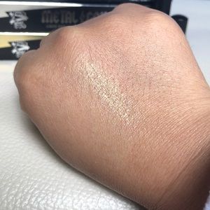 kvd metal crush liquid highlighter